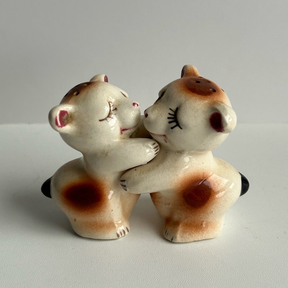 Vintage Hugging Bears Salt & Pepper Shakers made in Japan